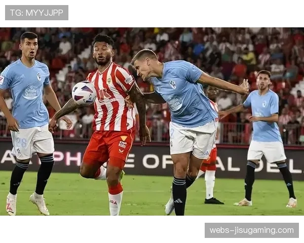 西甲第30轮:格拉纳达对阵阿尔梅里亚的保级六分战,上半场主队一球领先