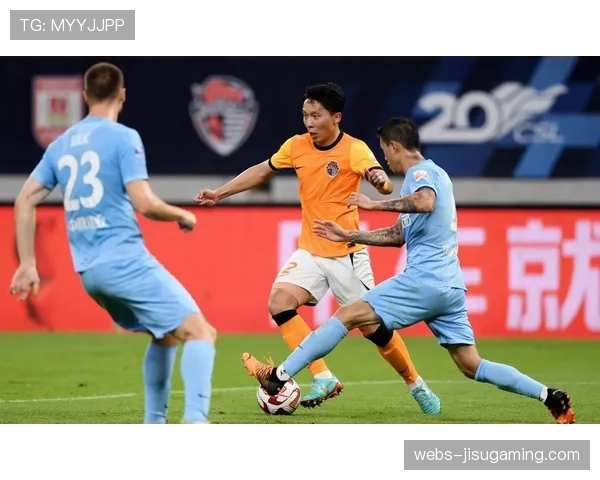 替补登场完成法甲首秀，朗斯18岁青训小将赛后落泪