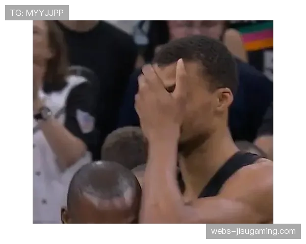 伤愈归来，雷恩边锋多库替补登场完成助攻后激动落泪